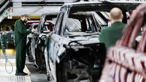 Jaguar Land Rover Supply Chain Staff Reportedly Told to Register for Government Benefits, Union Claims